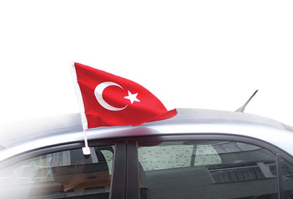Plastic Bayrak Araç Aparatı